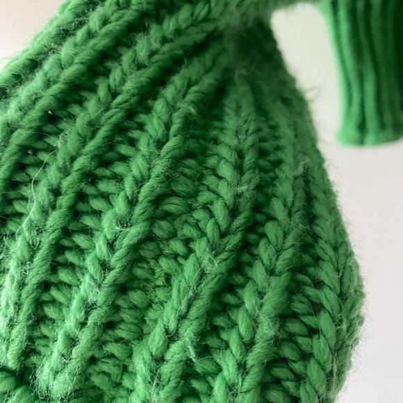 Green Knit Sweater - Picture 4 of 7